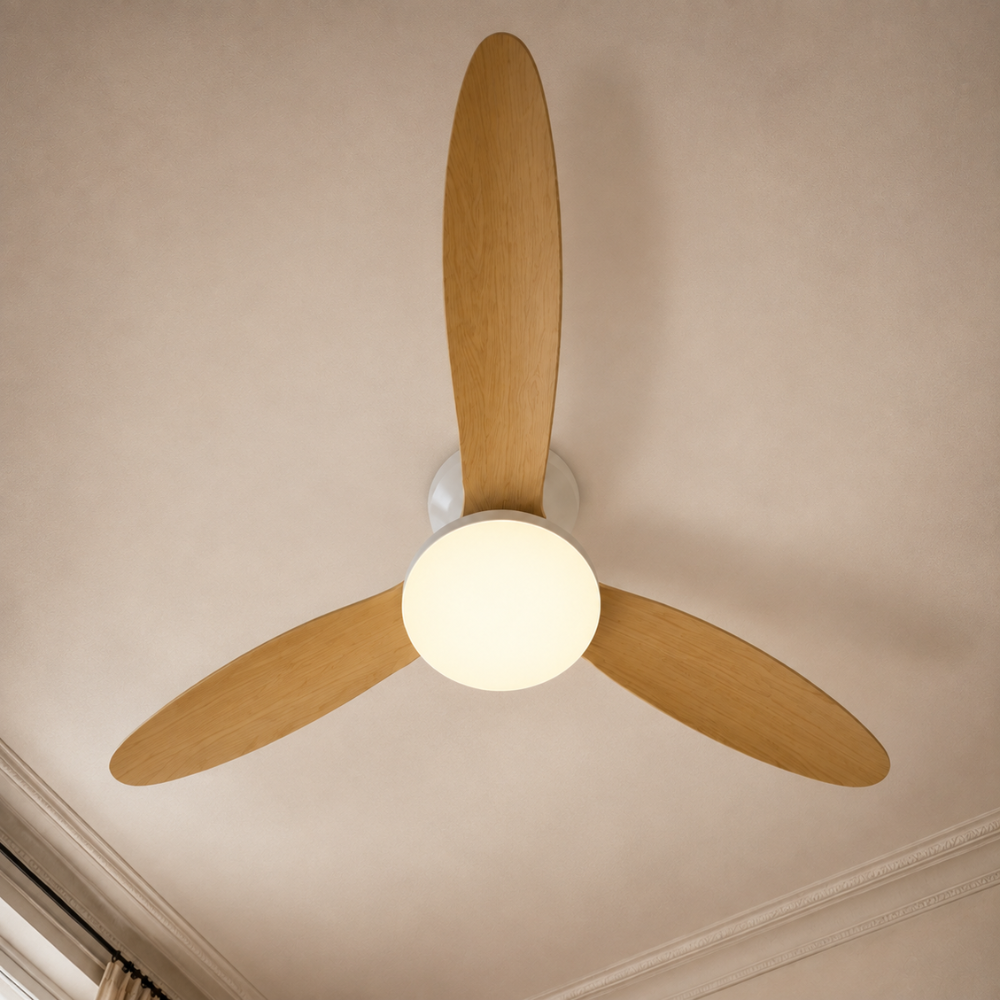 Plafonnier ventilateur LED blanc et bois clair – vue 4